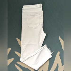 Old Navy Rockstar Built-In Sculpt Skinny Jeans Raw Hem White Size 14